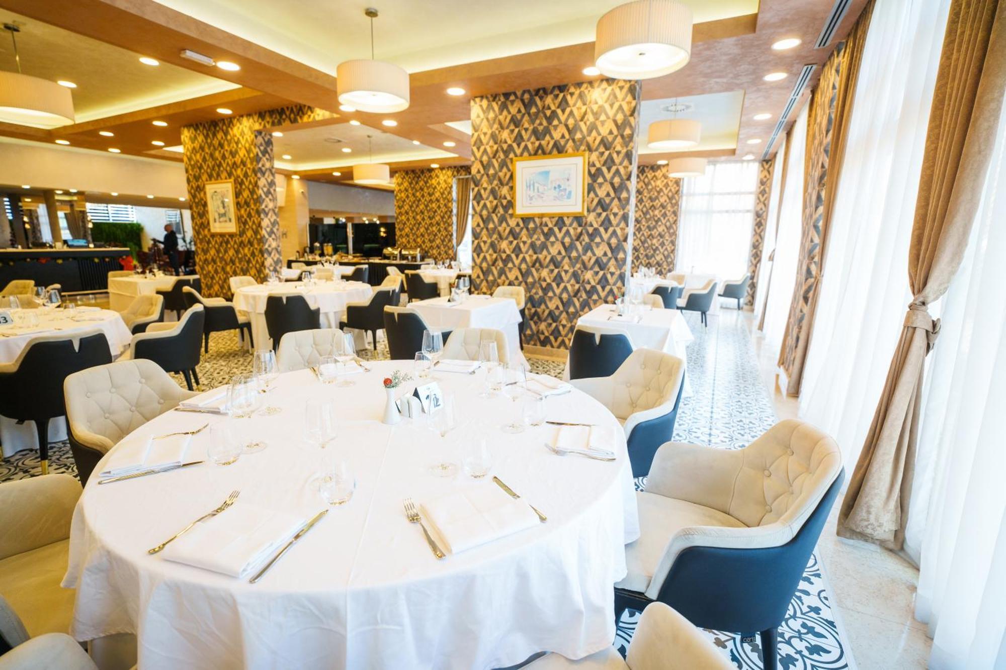 Hotel Monogram Park 루마 외부 사진