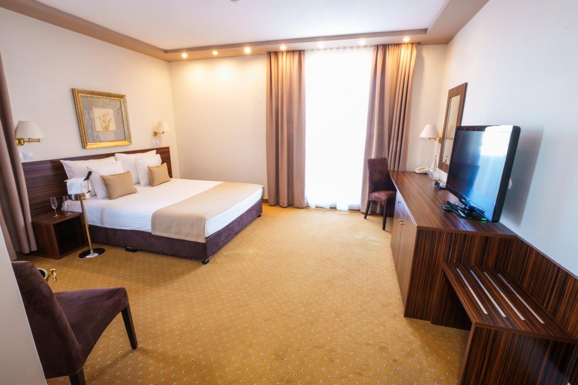 Hotel Monogram Park 루마 외부 사진