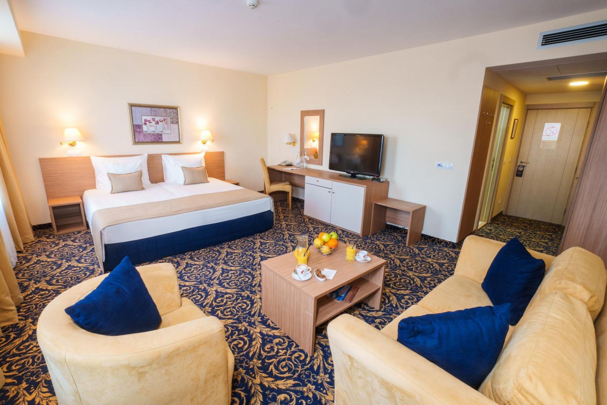 Hotel Monogram Park 루마 외부 사진